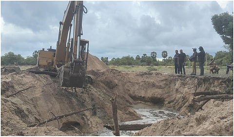 ஆயுதங்களை தேடும் பணி