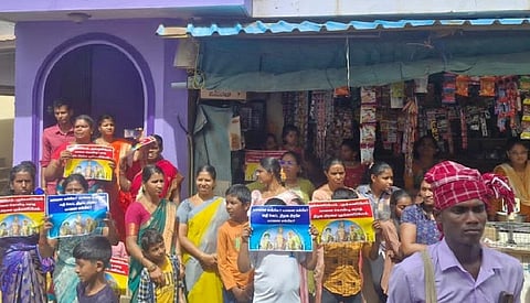 குமரி பரிவேட்டை ஊர்வலத்தில் பொம்மை யானையுடன் ஊர்வலம் வந்த பக்தர்கள்!
