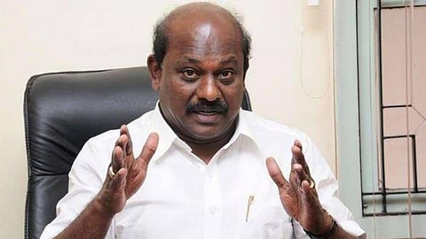 பட்டாசு விற்பனை செய்வதற்கான உரிமத்தை விரைவாக வழங்க வேண்டும்: முதல்வர், வருவாய் துறை அமைச்சரிடம் விக்கிரமராஜா மனு