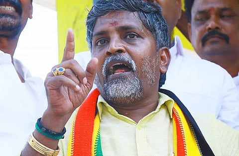 சென்னையில் ஆயுதங்களுடன் பதுங்கி இருந்ததாக மருது சேனை தலைவர் ஆதிநாராயணன் கைது