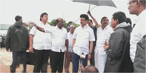 கிண்டி, வேளச்சேரி, பள்ளிக்கரணை பகுதிகளில் மழை வெள்ள பாதிப்பு மற்றும் முன்னெச்சரிக்கை நடவடிக்கைகள் குறித்து தமிழக முதல்வர் மு.க.ஸ்டாலின் ஆய்வு செய்தார்.