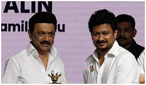 முதல்வர் ஸ்டாலின், துணை முதல்வர் உதயநிதிக்கு நேர்மறை அரசியலை கற்றுத் தர வேண்டும்: தமிழக பாஜக
