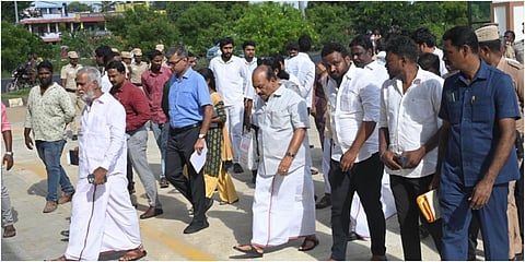 கிளாம்பாக்கம் பேருந்து நிலையத்தில் காலநிலை பூங்கா, மற்றும் முடிச்சூரில் ஆம்னி பேருந்து நிறுத்தம் ஆகியவற்றை அமைச்சர்கள் ஆய்வு செய்தனர் |  படங்கள்:  எம். முத்துகணேஷ்