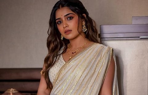 வெண்பனி மலரே... கவுரி கிஷன் க்ளிக்ஸ் அணிவகுப்பு