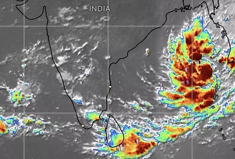 வங்கக் கடலில் உருவான டானா புயல் நாளை கரையை கடக்கிறது: ஒடிசாவில் 800 நிவாரண முகாம்கள் அமைப்பு