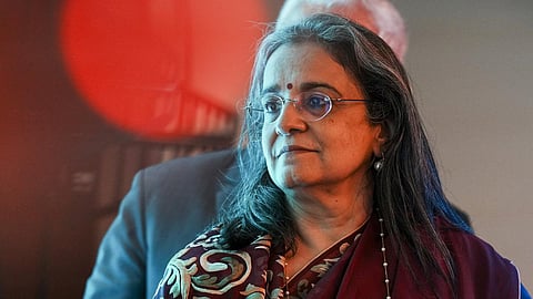 நாடாளுமன்ற குழு முன்பு விசாரணைக்காக இன்று ஆஜராகிறார் செபி தலைவர் மாதபி புச்