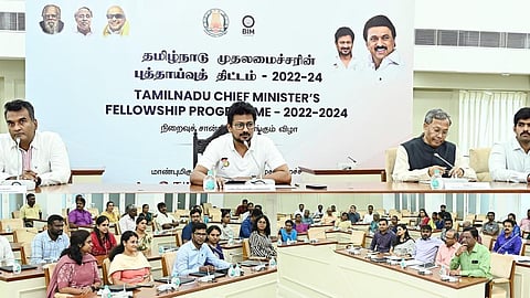 உதயநிதி தலைமையில் நடந்த நிகழ்ச்சியில் தமிழ்த்தாய் வாழ்த்து தவறாக பாடப்பட்டதால் சர்ச்சை: பாஜக, பாமக தலைவர்கள் விமர்சனம்
