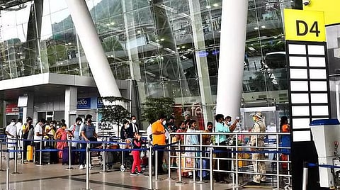 தீபாவளிக்கு சொந்த ஊர் செல்ல மக்கள் ஆர்வம்: விமான டிக்கெட் கட்டணம் பல மடங்கு உயர்வு