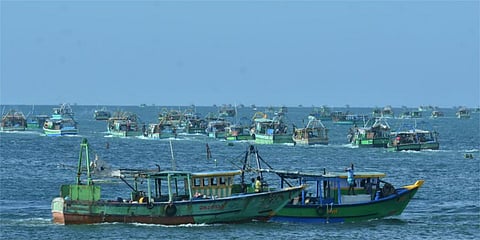 தமிழக மீனவர்களுக்கு தேவையான சட்ட உதவிகள் வழங்கப்படுகிறது: ஐகோர்ட்டில் மத்திய அரசு தகவல்