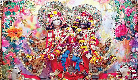 விருந்தாவன் ஸ்ரீகிருஷ்ணர் பலராமர் கோயில் | செல்வ செழிப்பு அருளும்