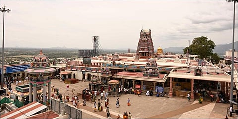 தீபாவளி பண்டிகை: தமிழக கோயில்களில் சிறப்பு வழிபாடு