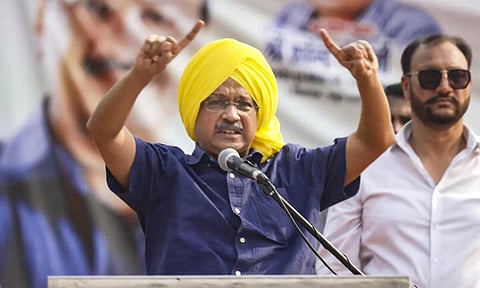 டெல்லியில் மீண்டும் ஆட்சிக்கு வந்தால் குடிநீர், மின் கட்டண உயர்வு தள்ளுபடி: கேஜ்ரிவால் வாக்குறுதி