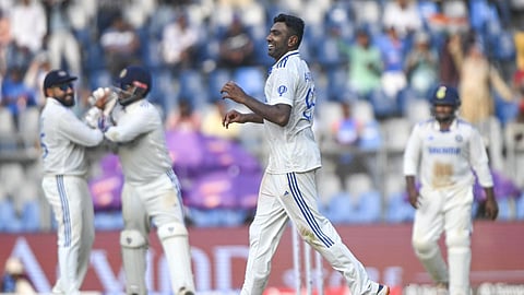 சுழற்பந்து வீச்சாளர்கள் ஆதிக்கம் தொடர்கிறது: நியூஸிலாந்து அணி 171 ரன்களுக்கு 9 விக்கெட்களை இழந்து தடுமாற்றம்