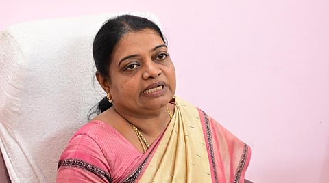 திமுக அரசுக்கு யாரும் பாடம் எடுக்க தேவையில்லை: தமிழ் மொழி குறித்த சீமான் கருத்துக்கு அமைச்சர் கீதாஜீவன் பதில்