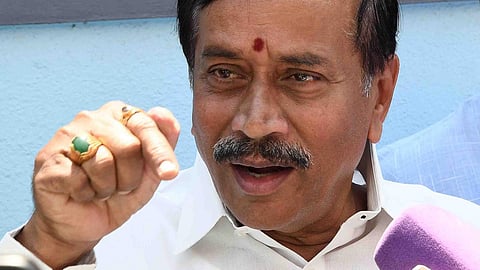 ஹெச்.ராஜாவின் பாஸ்போர்ட்டை புதுப்பித்து தர உயர் நீதிமன்ற மதுரை அமர்வில் வழக்கு