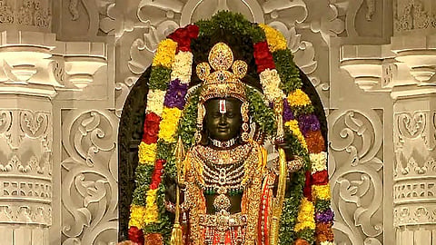 குளிர்காலம் வருவதால் குழந்தை ராமருக்கு பஷ்மினா சால்வைகள்