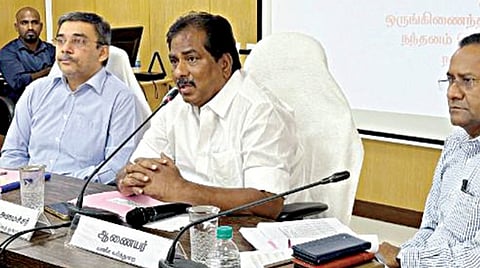 சென்னையில் வணிக வரித்துறை இணை ஆணையர்களின் பணித் திறன் ஆய்வுக்கூட்டம் அமைச்சர் பி.மூர்த்தி தலைமையில் நடைபெற்றது.