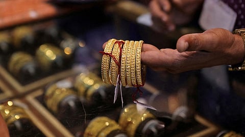 தங்கம் விலை ஒரே நாளில் பவுனுக்கு ரூ.1,080 குறைந்தது: நகை வாங்குவோர் மகிழ்ச்சி