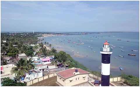 பாம்பன் கலங்கரை விளக்கம்