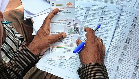 தமிழகத்தில் வாக்காளர் பட்டியலில் பெயர் சேர்க்க, திருத்தம் செய்ய சனி, ஞாயிறு சிறப்பு முகாம்