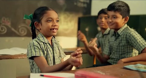 சூப்பர் சிங்கரில் ஜூனியர் 10-ல் அரசு பள்ளி மாணவி!