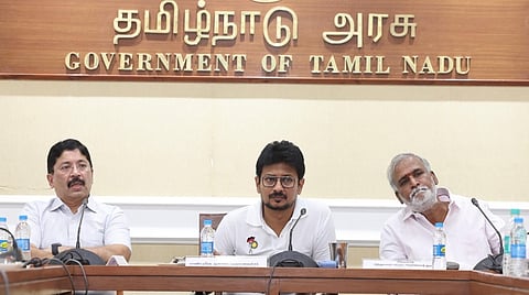 சென்னையின் சாலை கட்டமைப்பு குறித்து அதிகாரிகளுடன் உதயநிதி ஆலோசனை