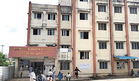 செங்கல்பட்டு அரசு மருத்துவமனையில் சுகாதாரமற்ற முறையில் நடக்கிறதா மகப்பேறு அறுவை சிகிச்சை?