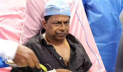 கத்திக்குத்தில் காயமடைந்த கிண்டி மருத்துவர் பாலாஜி வீடு திரும்பினார்