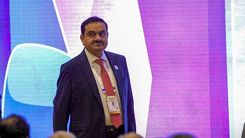 இந்திய அதிகாரிகளுக்கு ரூ.2,100 கோடி லஞ்சம்: அதானிக்கு அமெரிக்க நீதிமன்றம் பிடிவாரன்ட் - வழக்கின் பின்னணி என்ன? 