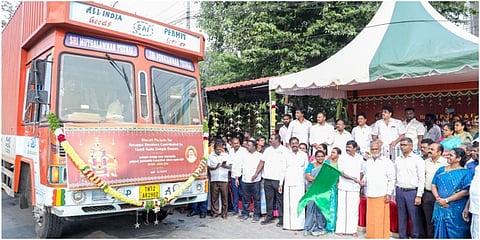 தமிழக திருக்கோயில்கள் மற்றும் உபயதாரர்கள் சார்பில் சபரிமலை ஐயப்ப பக்தர்களுக்கு வழங்குவதற்காக 5 லட்சம் பிஸ்கெட் பாக்கெட்டுகள் மற்றும் 2,000 பிளாஸ்க்குகளை அனுப்பி வைக்கப்பட்டது.