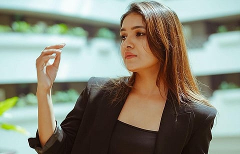 ஸ்டைலு ஸ்டைலு தான்... வாணி போஜன் ‘க்ளாஸ்’ க்ளிக்ஸ்!