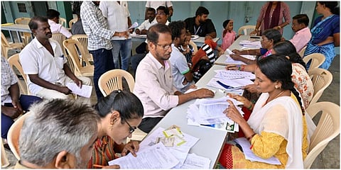 வாக்காளர் பட்டியல் திருத்த சிறப்பு முகாம்கள்: பெயர் சேர்க்க 8.38 லட்சம் உட்பட 14 லட்சம் பேர் விண்ணப்பிப்பு