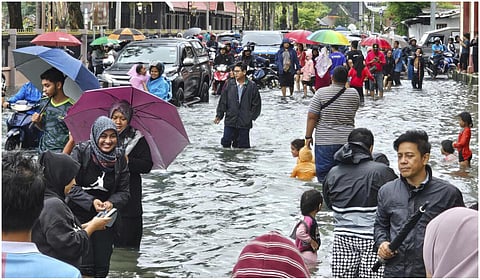 மலேசியாவை புரட்டிப்போட்ட வெள்ளம்: 4 பேர் உயிரிழப்பு