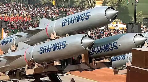 இந்தியா - ரஷ்யா ஒத்துழைப்பில் உருவாக்கப்பட்ட பிரம்மோஸ் ஏவுகணை வாங்க 3 நாடுகள் விருப்பம்