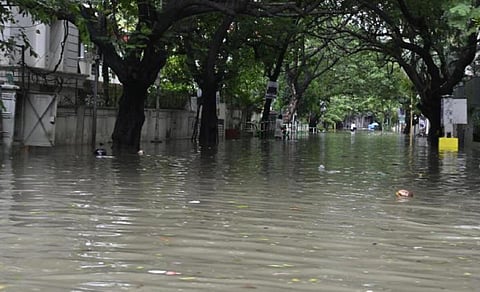 கனமழை: சென்னையில் மின்சாரம் பாய்ந்து இருவர் உயிரிழப்பு