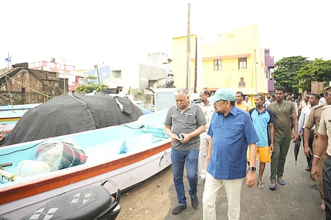 ஃபெஞ்சல் புயல் பாதிப்பு: நேரில் பார்வையிட்ட புதுச்சேரி துணைநிலை ஆளுநர் கைலாஷ்நாதன்