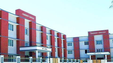 சென்னை மாநில கல்லூரி வளாகத்தில் ரூ.21 கோடியில் சிறப்பு மாணவ, மாணவியர் விடுதி: முதல்வர் திறந்து வைத்தார்