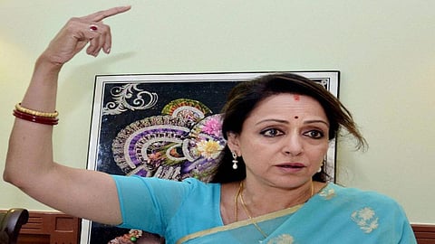 வங்கதேசத்தில் இஸ்கான் மதகுரு கைது மதத்தின் மீதான அவமதிப்பு நடவடிக்கை: பாஜக எம்.பி. ஹேம மாலினி