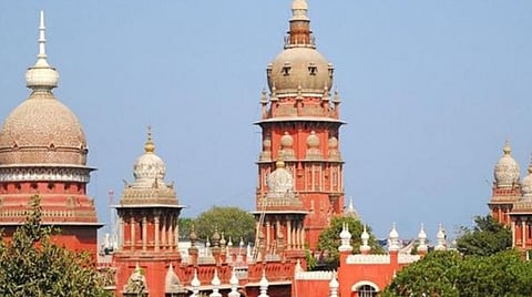 உண்மை தகவலை மறைத்​து பொதுநல வழக்கு தொடர்ந்தவருக்கு ரூ.20 லட்சம் அபராதம் விதிப்பு: உயர் நீதி​மன்றம் உத்தரவு