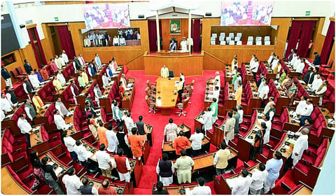 அசாம் போலவே ஒடிசாவிலும் உணவகம், பொது விழாக்களில் மாட்டிறைச்சிக்கு தடை விதிக்க முடிவு