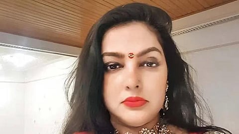 போதைப் பொருள் வழக்கிலிருந்து விடுவிப்பு: 25 ஆண்டுகளுக்குப் பின் மும்பை திரும்பிய நடிகை மம்தா குல்கர்னி