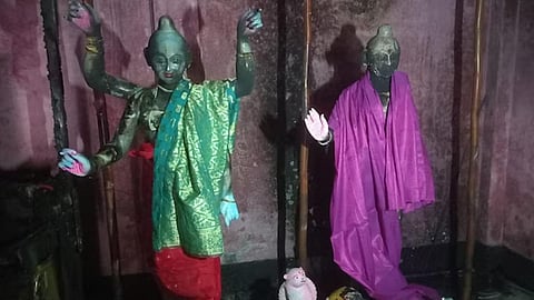 வங்கதேசத்தில் இஸ்கான் மையத்துக்கு விஷமிகள் தீ வைப்பு; சிலைகள் எரிந்து நாசம்