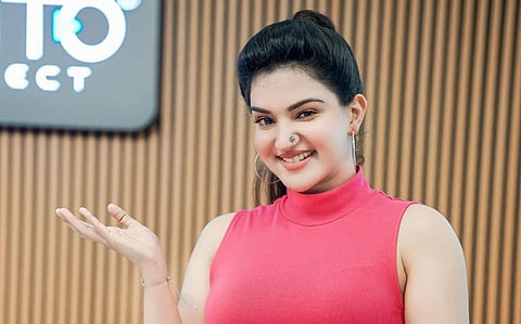 பெட்ரோல் பங்க் திறப்புக்கு நடிகைகளை அழைப்பது ஏன்? - ஹனி ரோஸ் கேள்வி