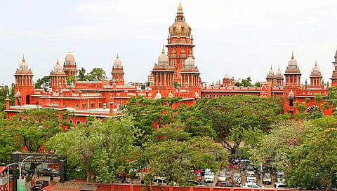 நில அபகரிப்பு வழக்கை ரத்து செய்யக் கோரிய பாமக முன்னாள் எம்எல்ஏ, இருவர் மனு தள்ளுபடி