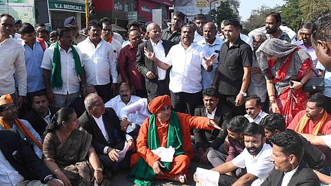 இடஒதுக்கீடு கோரி பஞ்சமசாலி லிங்காயத்து பிரிவினர் போராட்டம்: கர்நாடகாவில் போலீஸார் தடியடி நடத்தியதால் பரபரப்பு