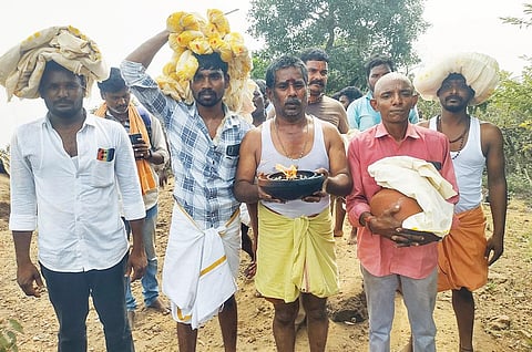 மகா தீபத்தை ஏற்றும் பருவத ராஜகுல வம்சத்தினர் | தி.மலை தீபத் திருவிழா
