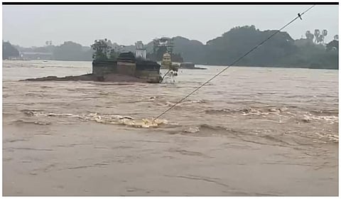 நெல்லையில் நீடிக்கும் மழையால் தாமிரபரணியில் வெள்ளம்