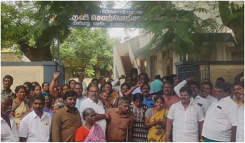 மதுராந்தகம் அருகே கிளியாற்றில் மாயமான மாணவனின் உடல் சடலமாக மீட்பு: பெற்றோர், உறவினர்கள் போராட்டம்