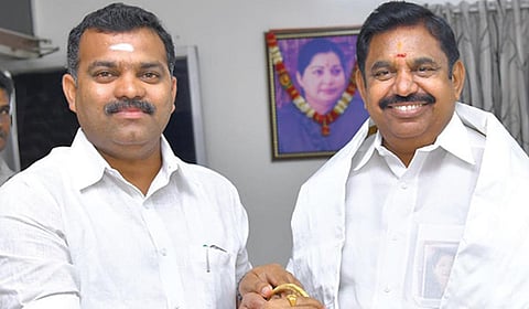 பழனிசாமியுடன் ஆவின் கார்த்திகேயன்.