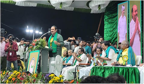 திருவண்ணாமலையில் நடைபெற்ற தமிழ்நாடு உழவர் பேரியக்க மாநில மாநாட்டில் பாமக தலைவர் அன்புமணி ராமதாஸ் பேசினார்.